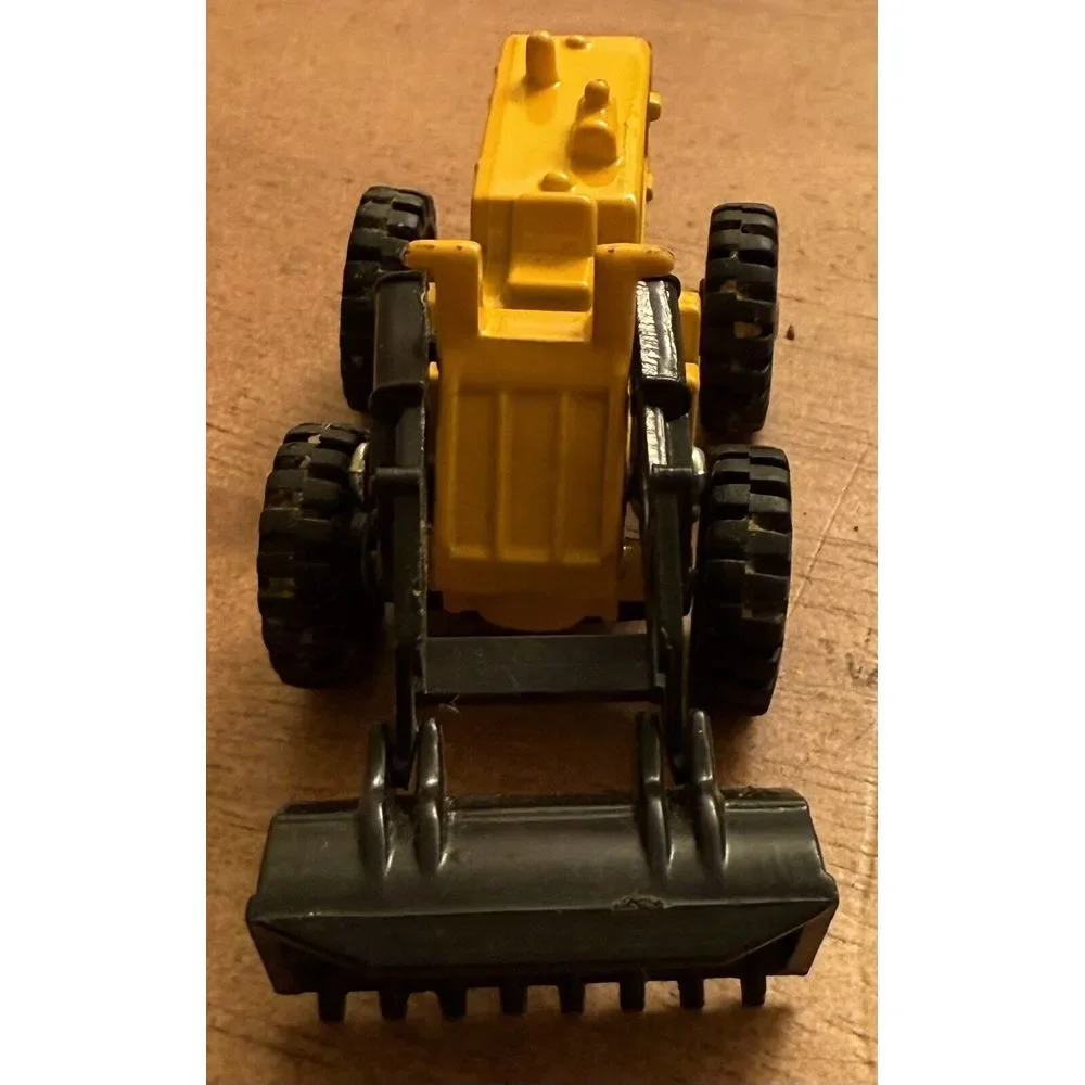 Vintage Die Cast‎ Tractor Shovel No. 9706 Yellow and Black 1/64 Scale